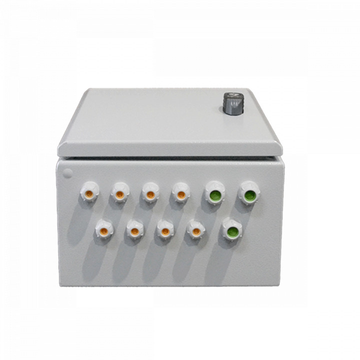 Coffret métallique 400x300x200 avec serrure et presse étoupe montés