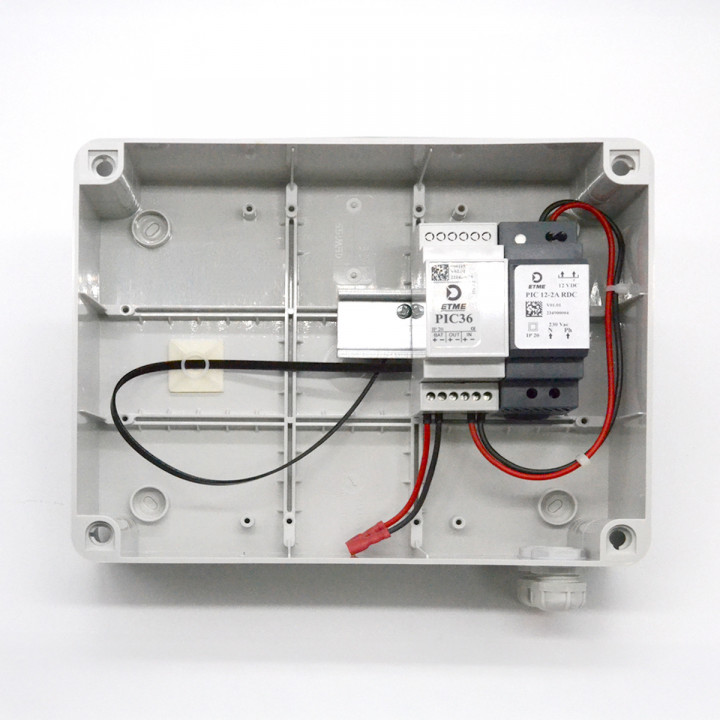 PIC 12RBP 12V-1.5A-Alimentation sortie 12Vdc-1,5A régulée, secourue, en coffret 255x205x100